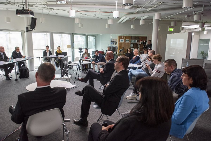 People in conferenceroom