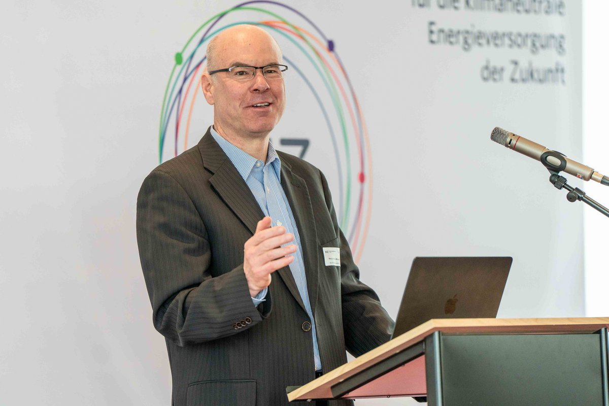 Prof. Dr. Felix Müsgens spricht