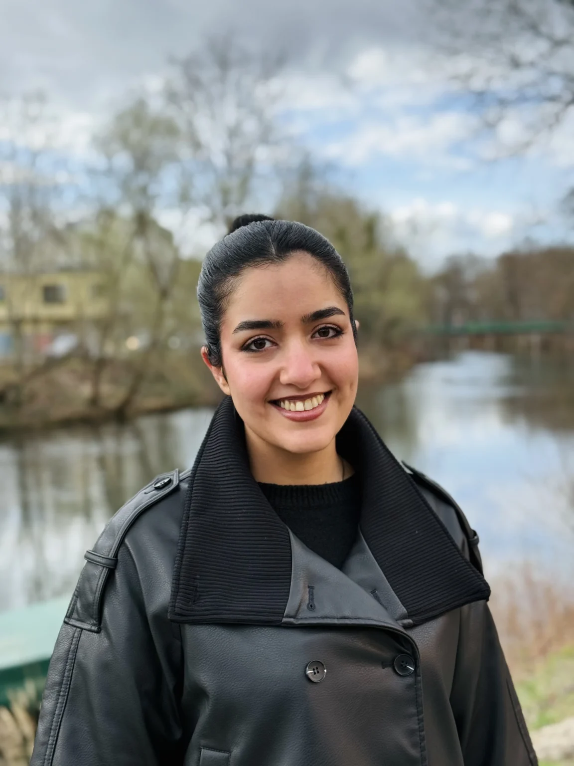 Mona Khayatizahiri Porträt